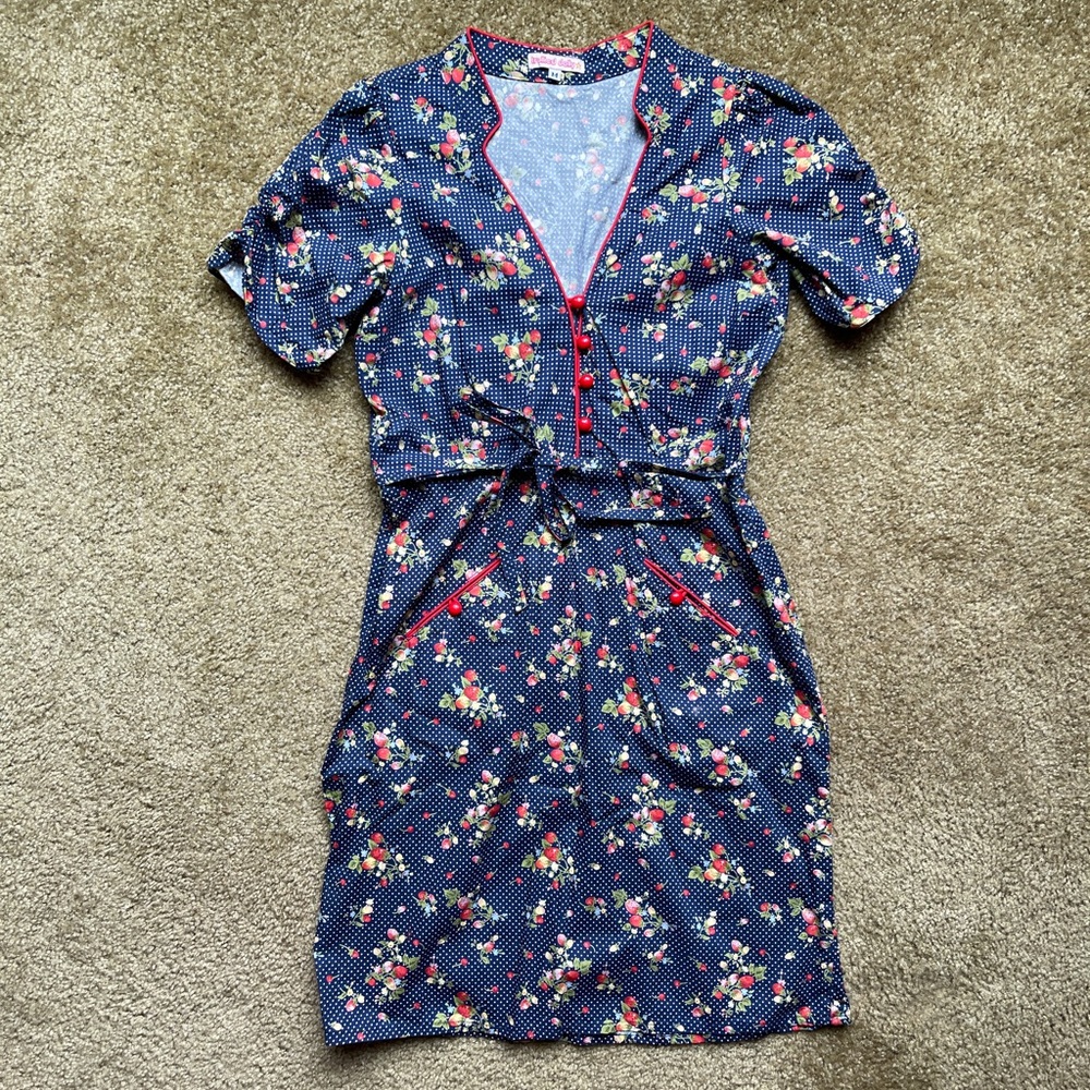 EUC ModCloth Trollied Dolly Strawberry Dress